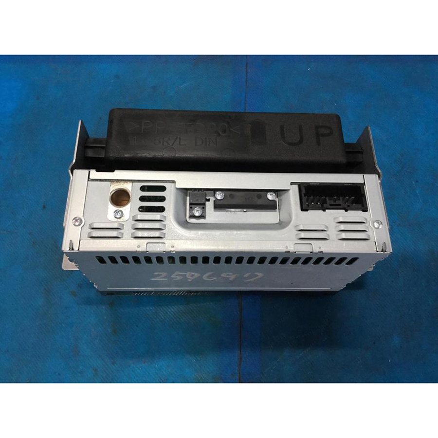 Seco<i></i>ndhand ISUZU Radio For GIGA, FORWARD And ELF