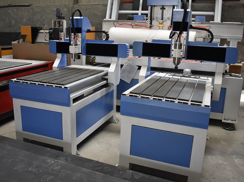 High accurcy 6090 advertising japanese small size  mini desk top metal engraver cnc router with 1.5KW watercooling spindle
