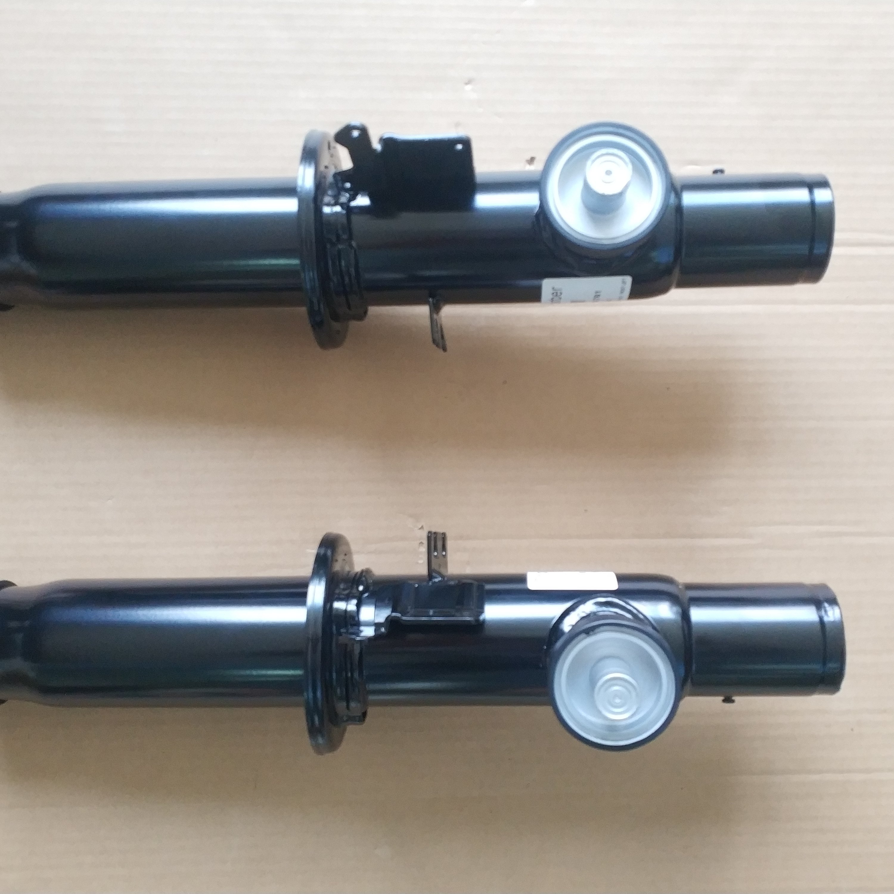 Smile 様オーダー品4点 BMW E70 E71 Front Air Suspension Shock Absorbers - OEM