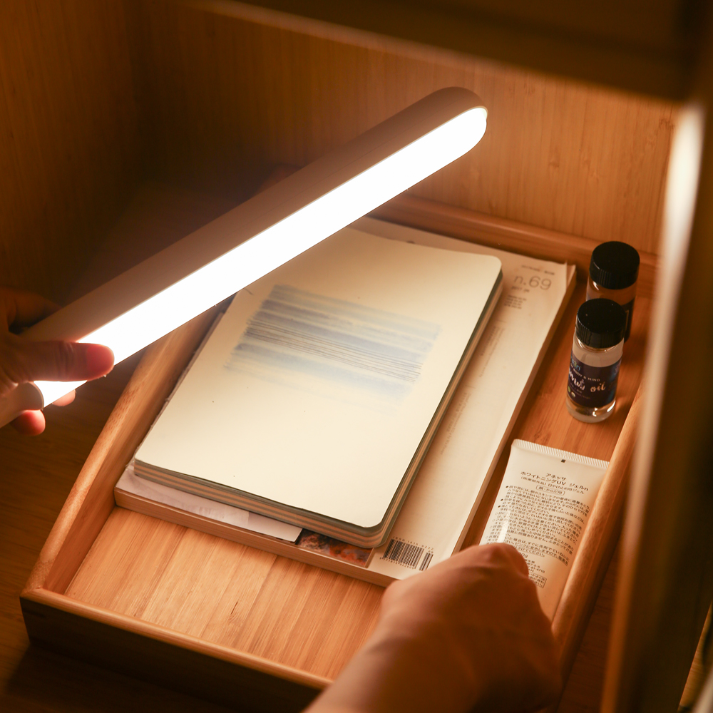 Modern high lumen adjustable angle desk Lamp 3-step touch function reading Led Table Lamp