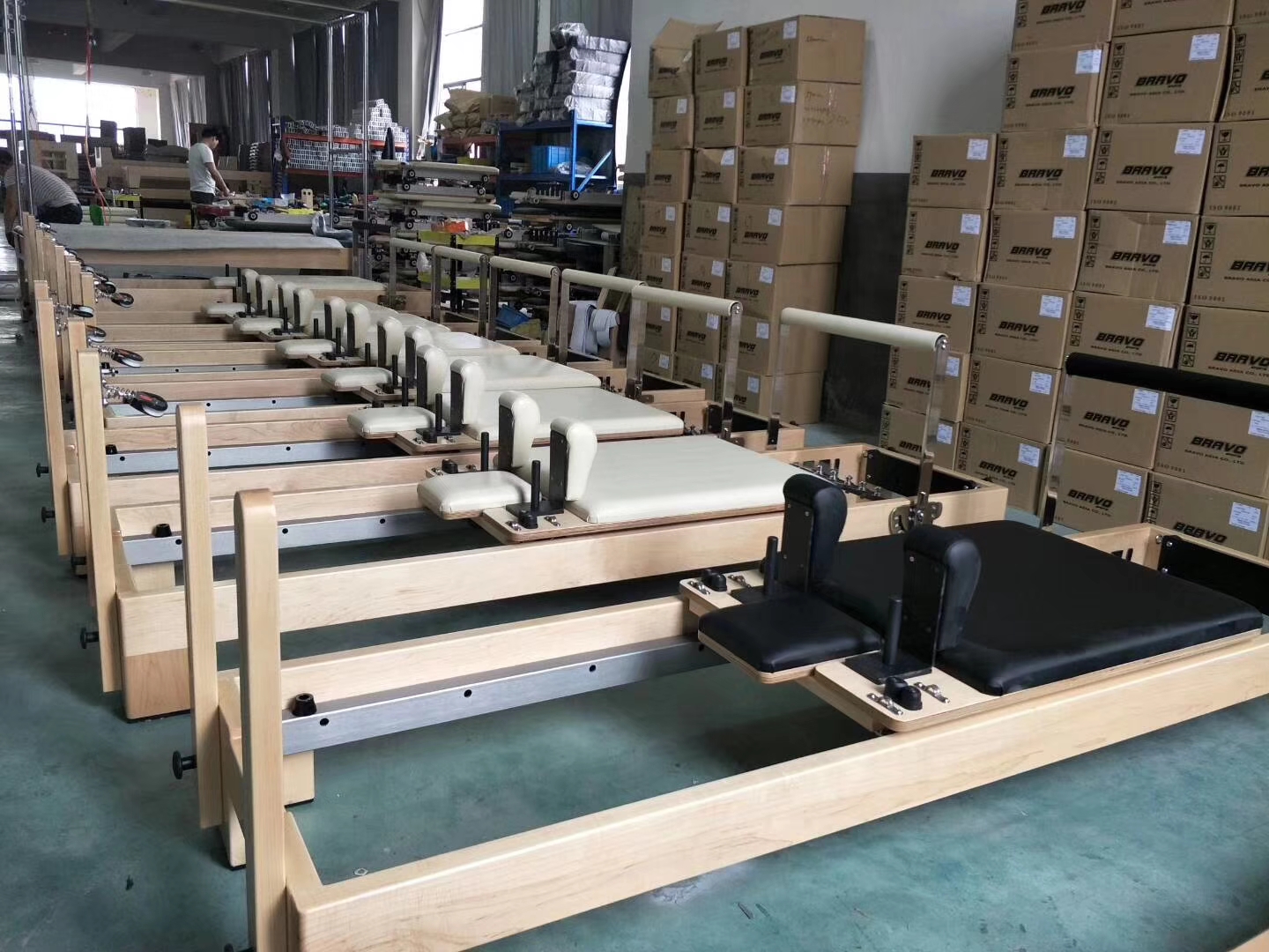 ホワイトメープルウッドエリナピラティスリフォーマー機器価格