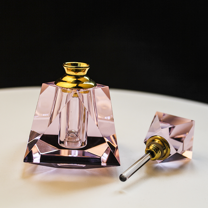 金字塔形状粉红色水晶香水瓶结婚礼物情人节礼物k9批发水晶小玻璃瓶