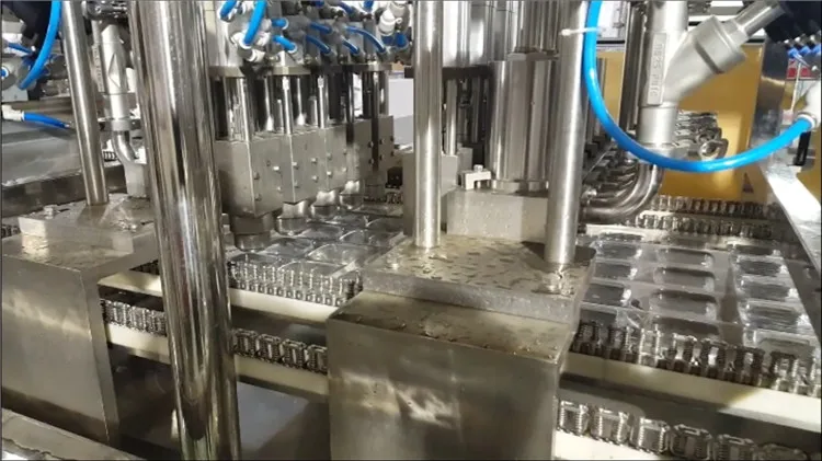 Automatic plastic liquid cup thermoforming fill and seal machine horizontal