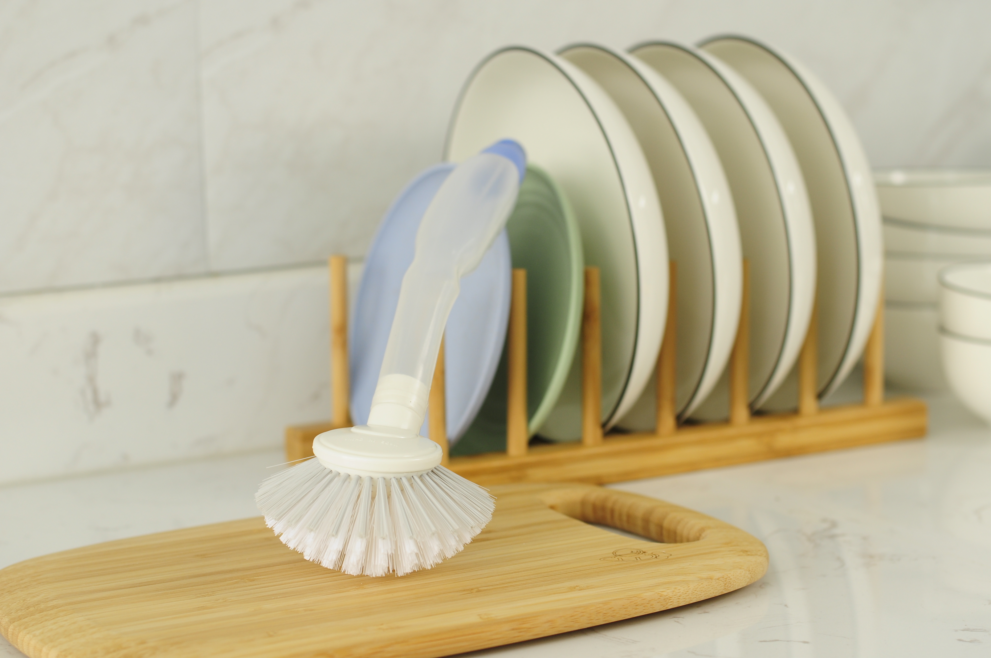 High Quality Cheap Easily Cleaned Round dish brush with soap dispenser