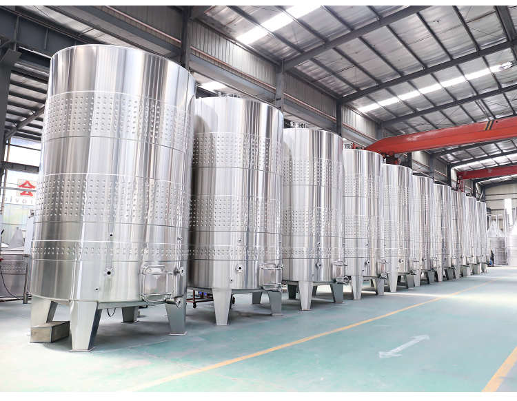 ndl工艺经验丰富的工程师和酿酒师团队共同设计每个葡萄酒发酵罐.