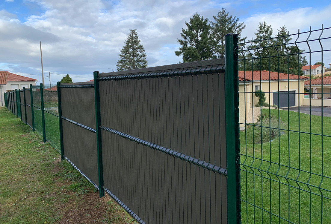 Home Outdoor Decorative Welded Wire Rigid Mesh Metal Curved Panel 3D Garden Fence