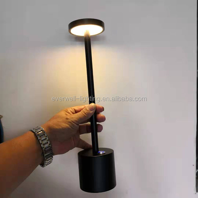 Modern Hotel Energy Saving Table lamp Aluminium USB Rechargeable LED Cordless Table Lamp For Restaurant