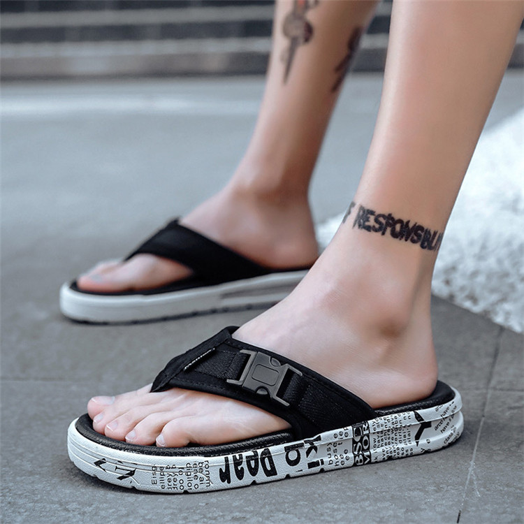 China Slippers Suppliers Summer Beach Sandals for Men Outdoor Flat Shoes