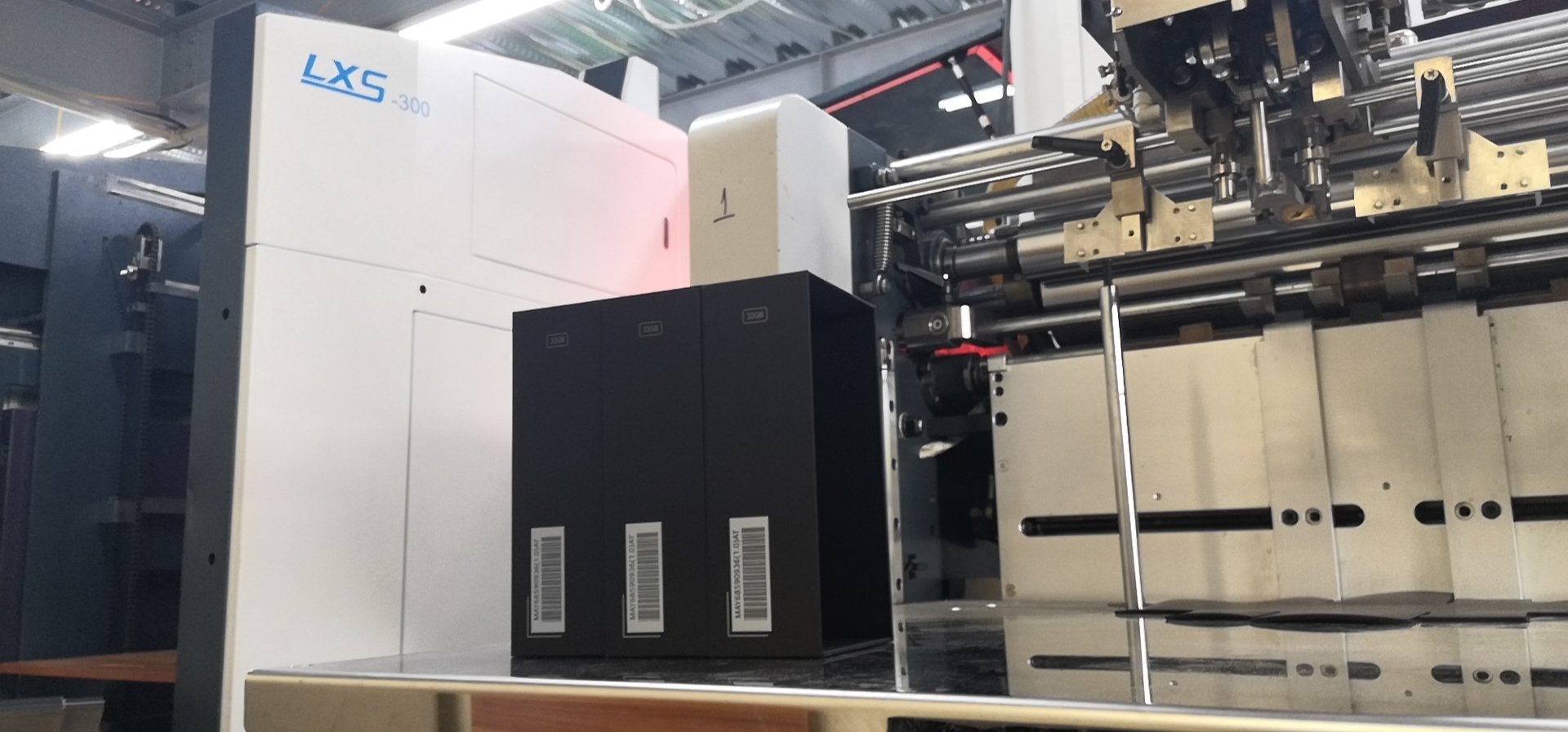 LS-300B Automatic Cardboard Box Making Machine Hardcover Making Machine Packing Box Making Machine