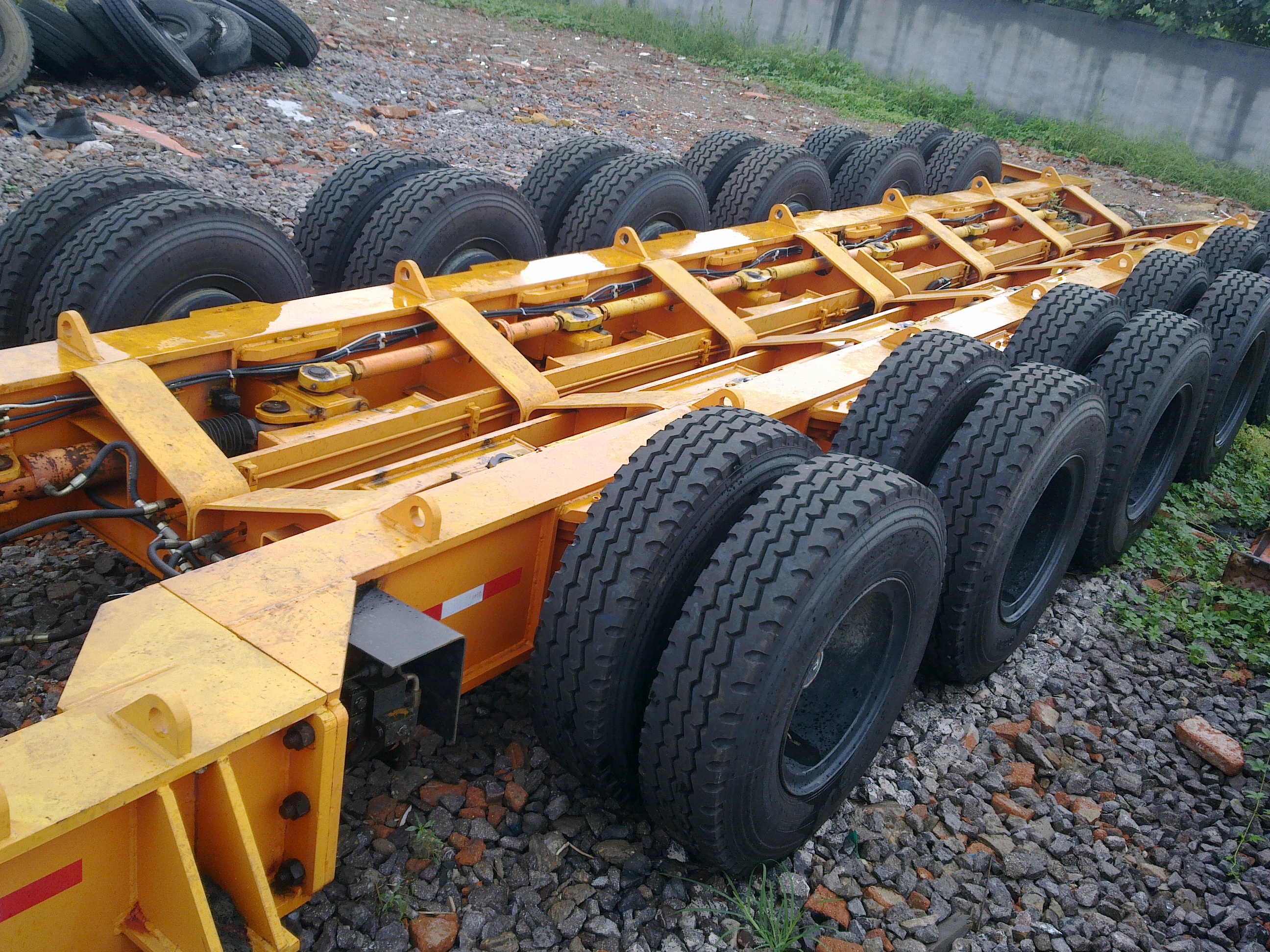 工厂 200 吨多轴液压模块化 lowbed 半挂车出售,梁载体