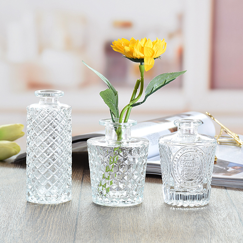 Wholesale Relief pattern glass vase flower arrangement transparent desktop creative glass small vase