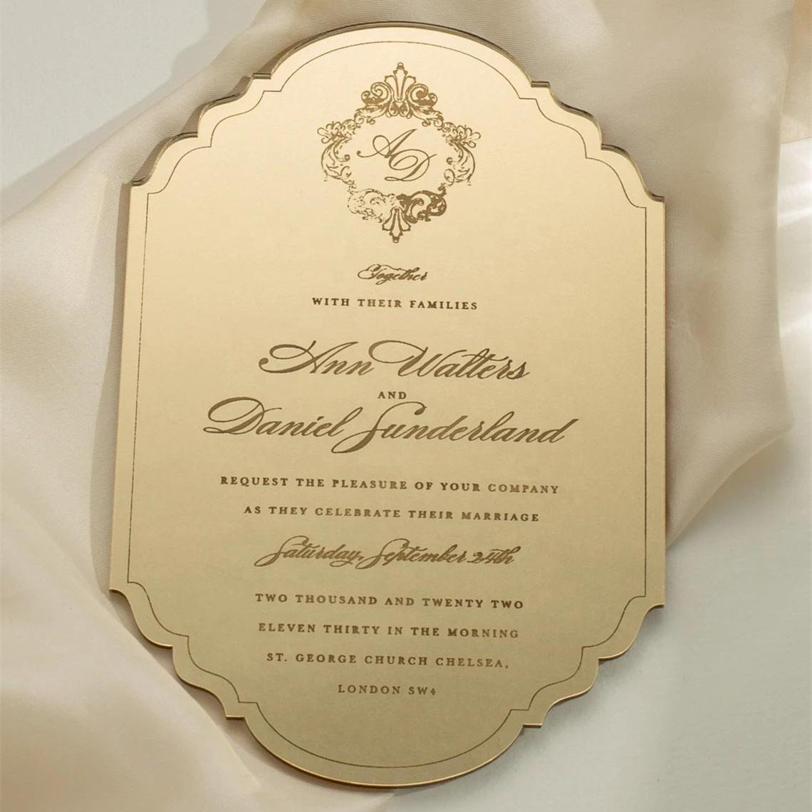 graduation invitation maker