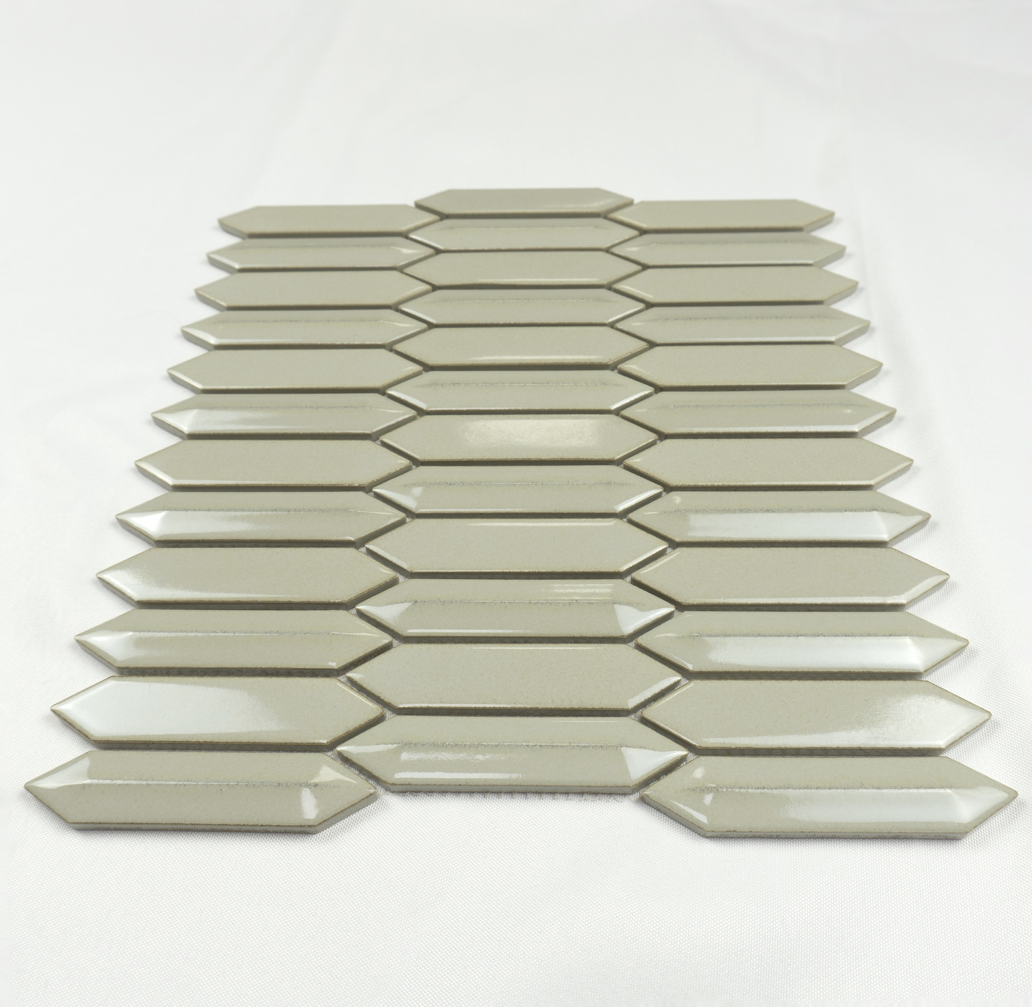 3D Cream Glossy Arrow Mosaic Tiles Home Mosaic Wall Tiles Decorative 3D Tiles