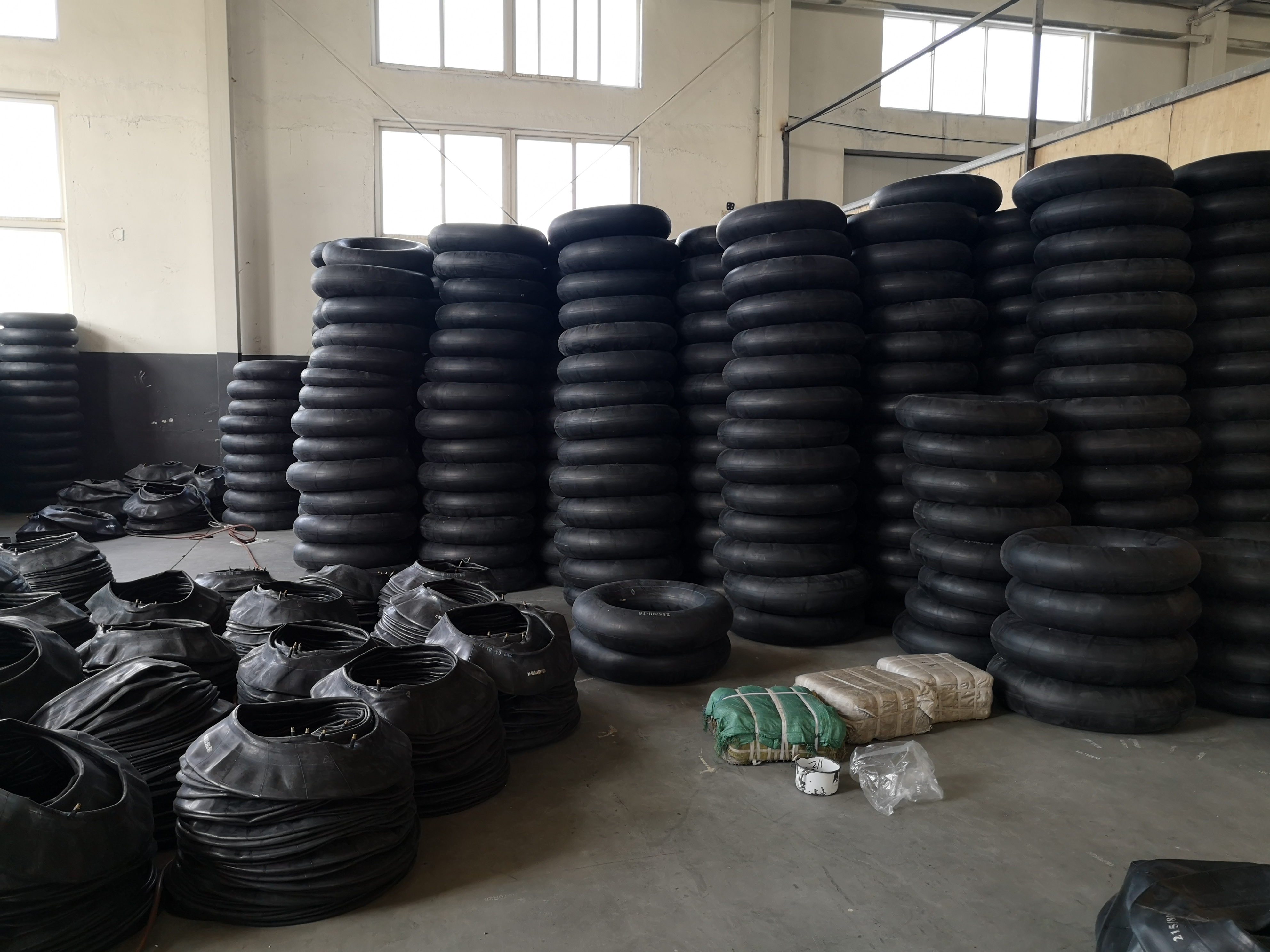 Truck Tube Tyre 120020