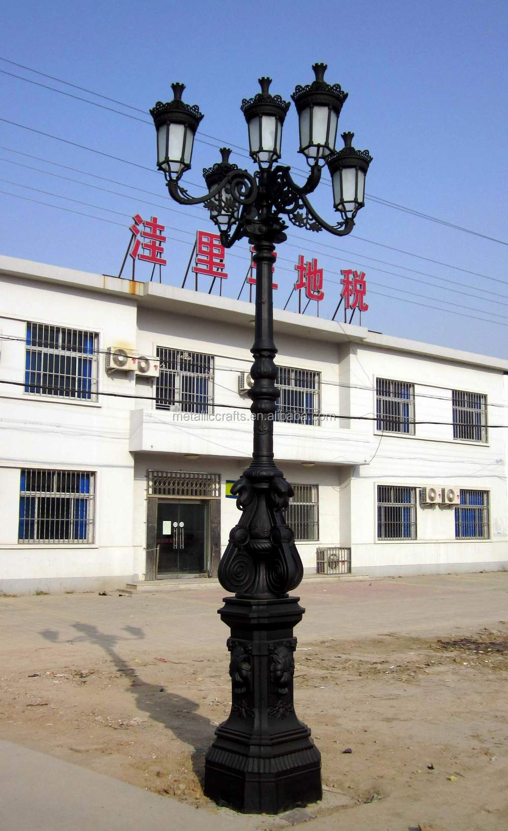 装饰古董镀锌铸铁和铝街灯杆