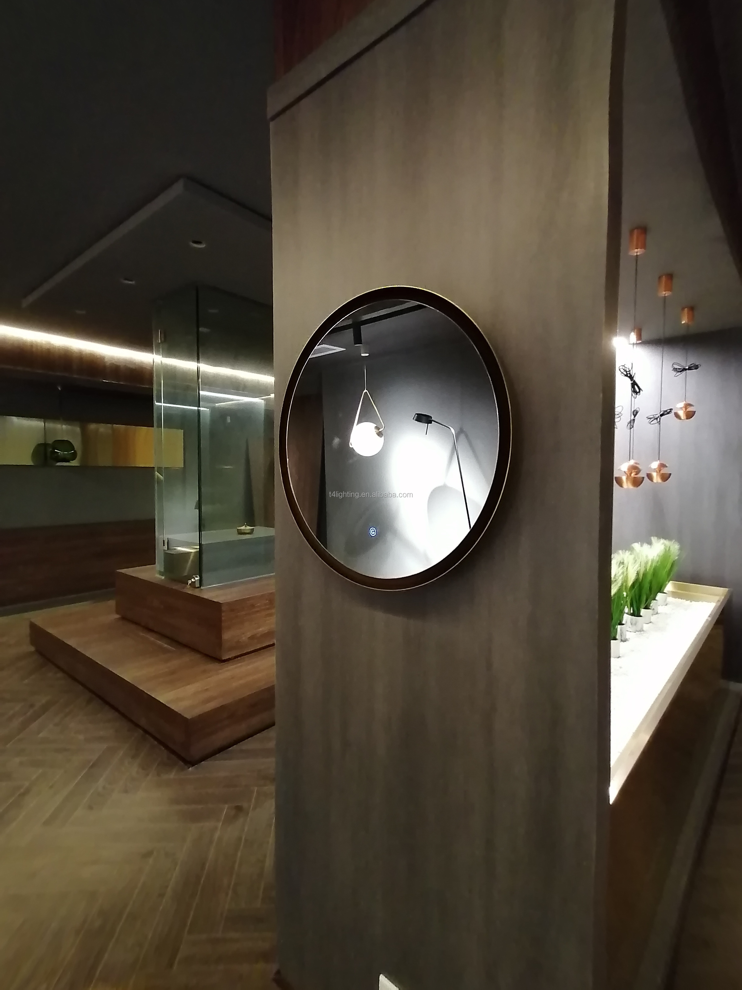 Factory Design Wholesale High Quality Exquisite Mirror Bathroom Light Bathroom Mirror With Light