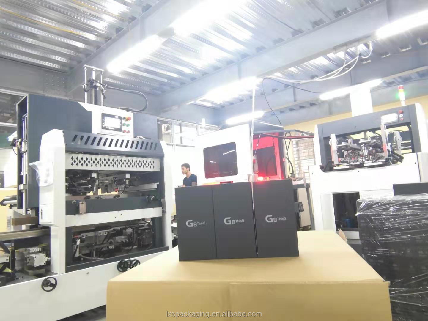 LS-300B Automatic Cardboard Box Making Machine Hardcover Making Machine Packing Box Making Machine