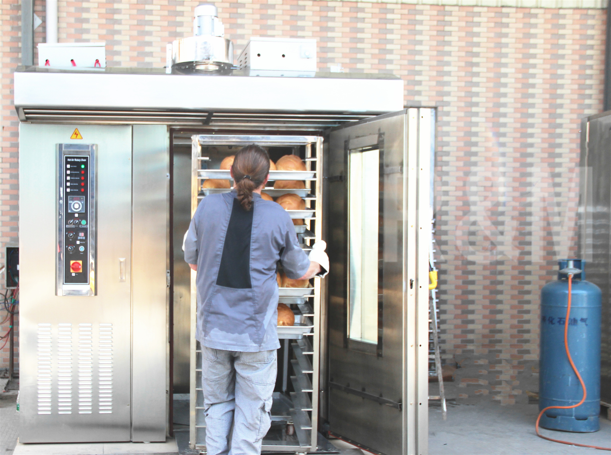 Commercial gas diesel electric loaf bread industrial mini 5 10 12 16 36 32 64 tray rotary baking rack oven for bakery price sale