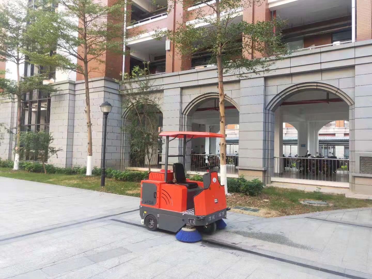 disel/electric/ road sweeper / cleaning machine JC-1500/JC-2000 sale with low price and good quality