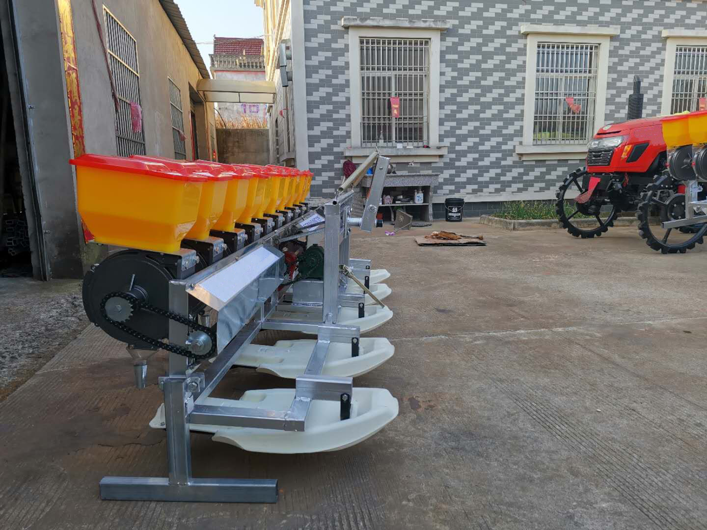 12 行水稻播种机播种机播种机器水稻直播机的农场