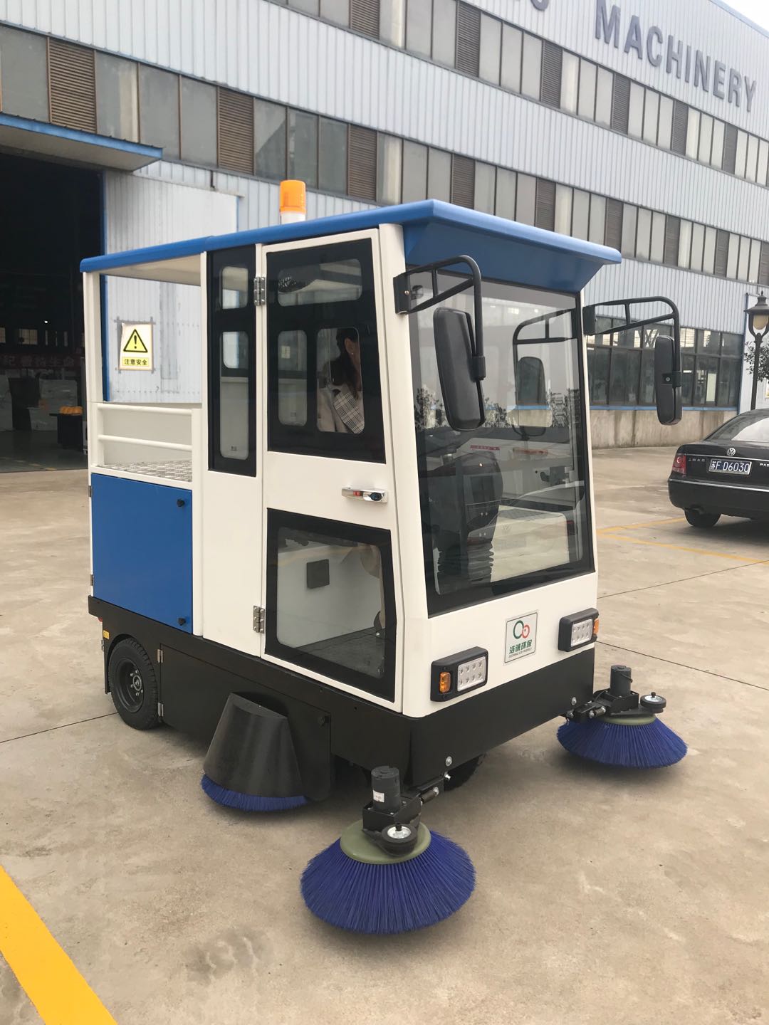 disel/electric/ road sweeper / cleaning machine JC-1500/JC-2000 sale with low price and good quality