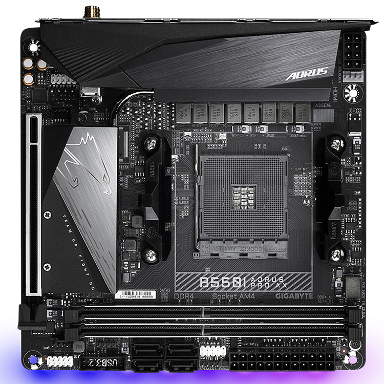 GIGABYTE B550I AORUS PRO AX AMD AM4 ITXゲーム使用