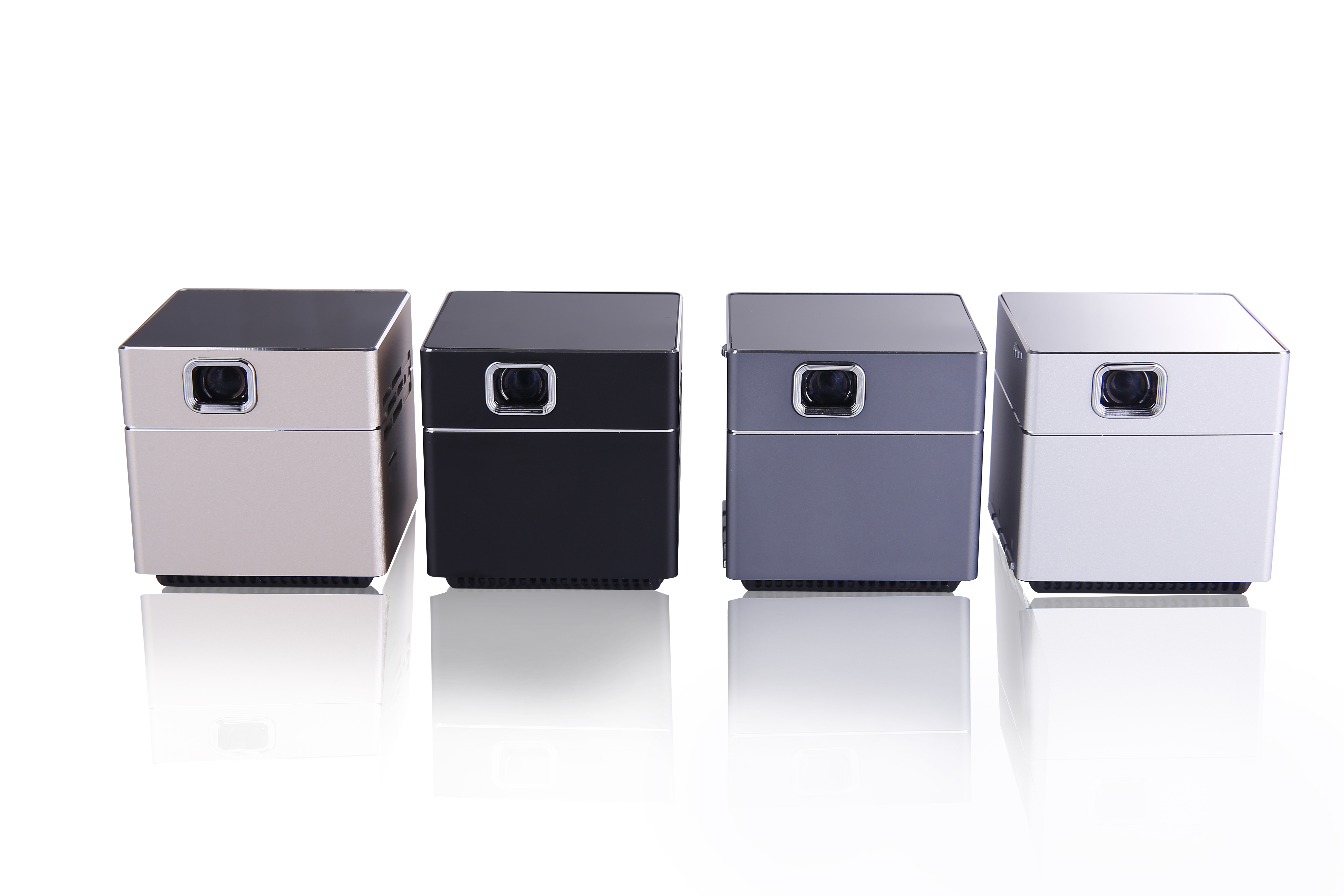 S6 Wireless Cube DLP Projector Mini 5.5cm Pocket Cube Projector 2500mAH Battery Powered Projector