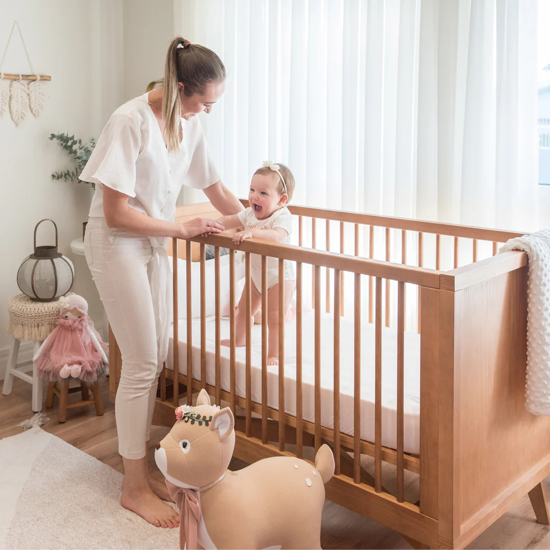 OEM Modern Simple Natural Solid Wood Crib for Home Bedroom School for Children and Babies Safe for Children