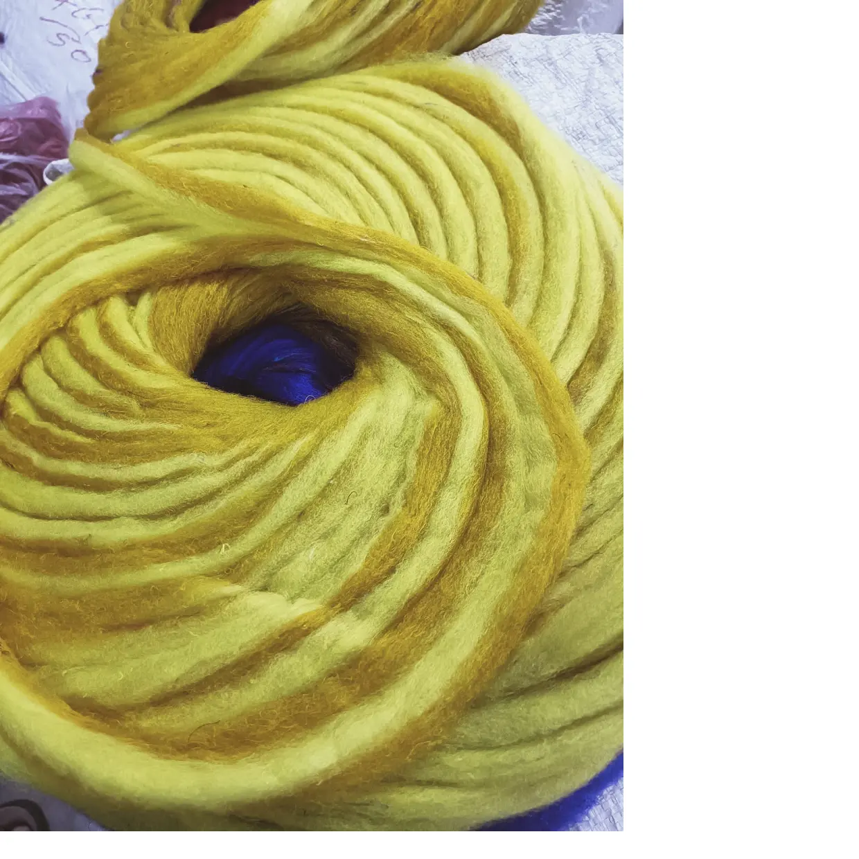 Изготовленный На Заказ Окрашенный желтый Шелковый серебристый сари с оттенками других цветов подходит для иглоремесленных войлоков и для перепродажи