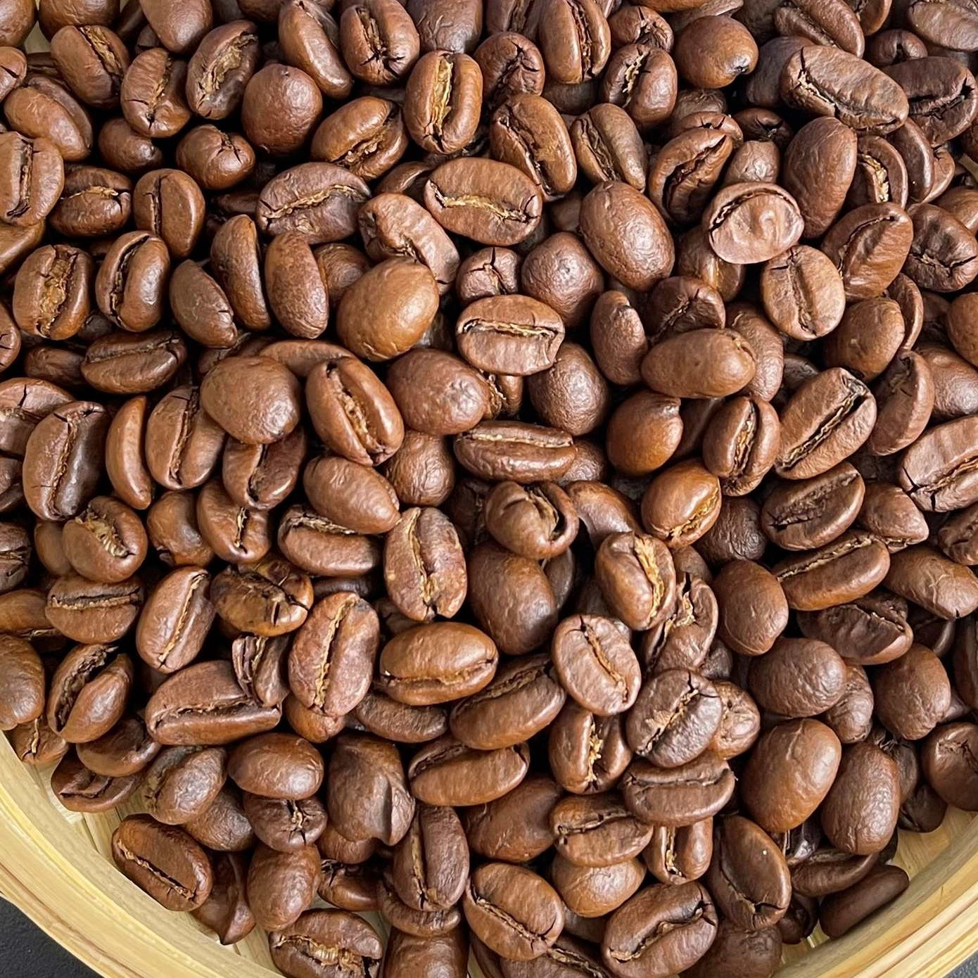 Roasted Coffee Arabica/Robusta packing small bag for retailer. Whatsapp +84 976727907 Ms Carolina