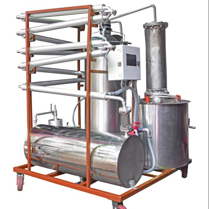 A 200 lts per day (50 lts per batch) used engine oil to diesel distillation equipment. Small unit pyrolysis remote operated
