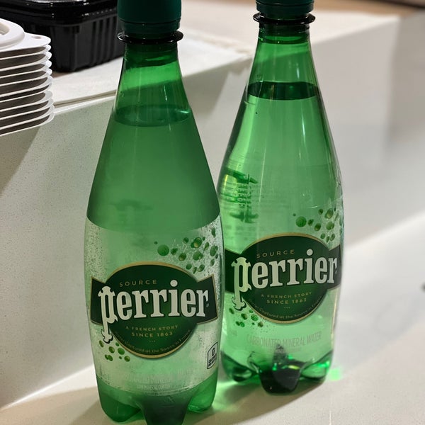 Оригинальная блестящая минеральная вода Perrier, 500 мл