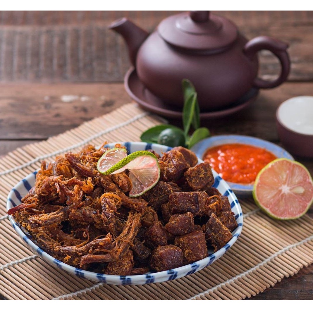 Мясо тендерлое мышечное с низким содержанием жира, вкусный вкус, 100 г, кубическая сушеная говядина, вяленая для отдыха, МЯСНЫЕ ЗАКУСКИ, сделанные во Вьетнаме