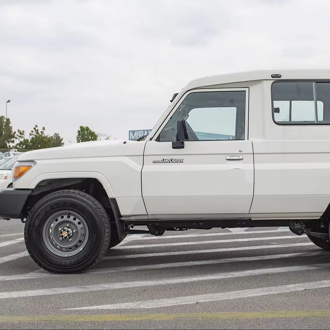 2022 Toyo_ta Land Crui_ser Hardtop 4.2D Neatly Used Light Interior Electric Car Diesel Fuel Left Low Mileage No Accident Sale