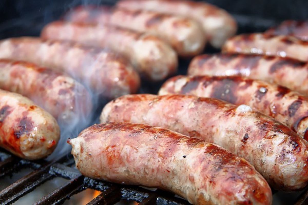 Classic Shaped Italian Pork Sausage Ready To Cook 2,5 Kg Var Controlled Supply Chain For Wholesale Or Food Service