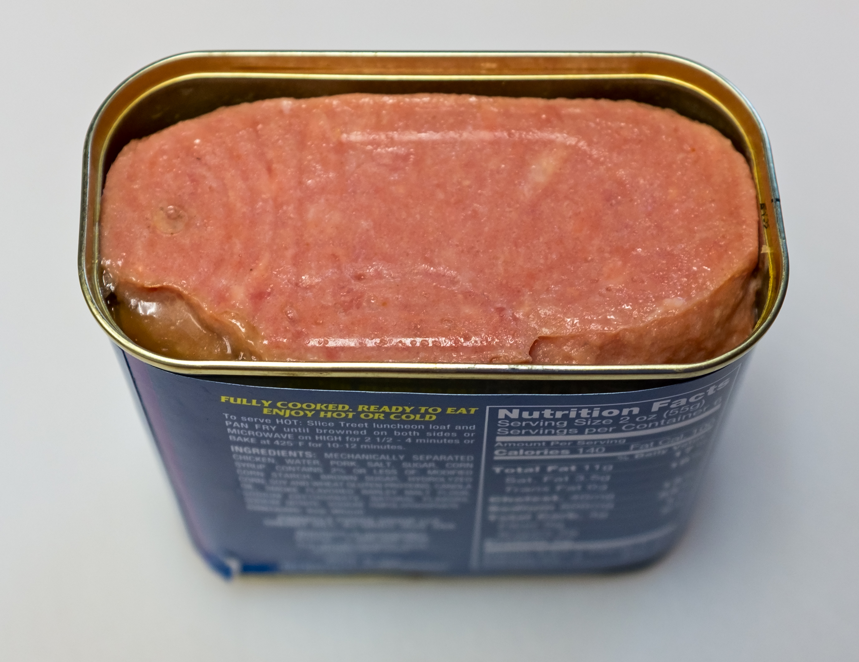 Консервированное мясо говядины, готовое к употреблению блюдо