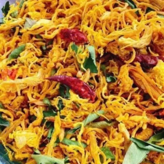 Сушеные острые жареные куриные измельченные листья измельченного Лайма вьетнамская закуска от поставщика Анны