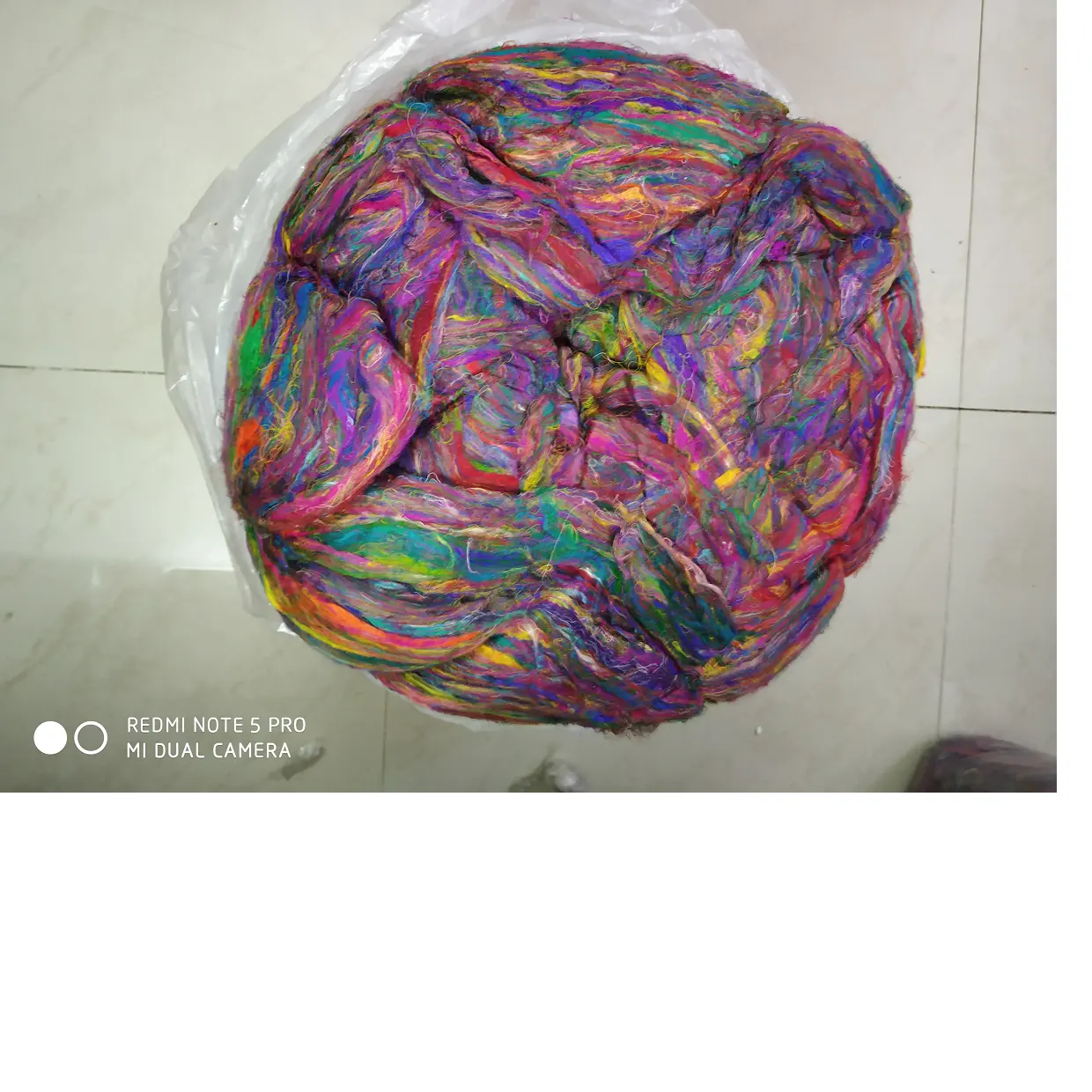 Изготовленный На Заказ многоцветный Шелковый Серебряный сари доступен в оттенках драгоценных камней, изготовленных из переработанных волокон сари