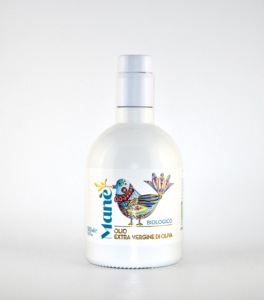 Monocultivar Carolea Extra Virgin Olive Oil With Sweet And Delicate Base Notes With An Almond Aftertaste.