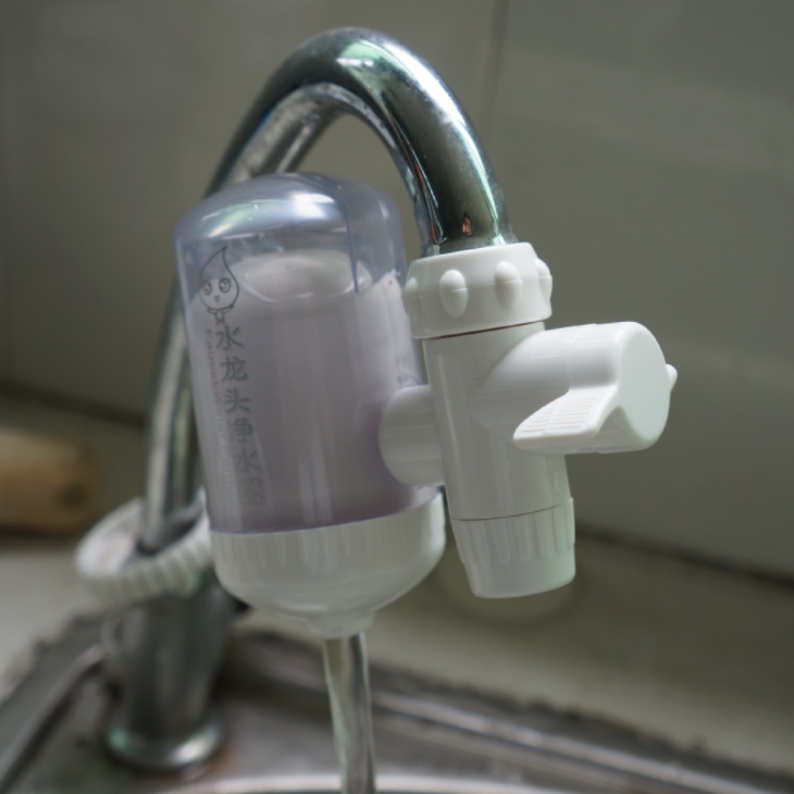 Kitchen faucet water filter is suitable for standard faucet and easy to install