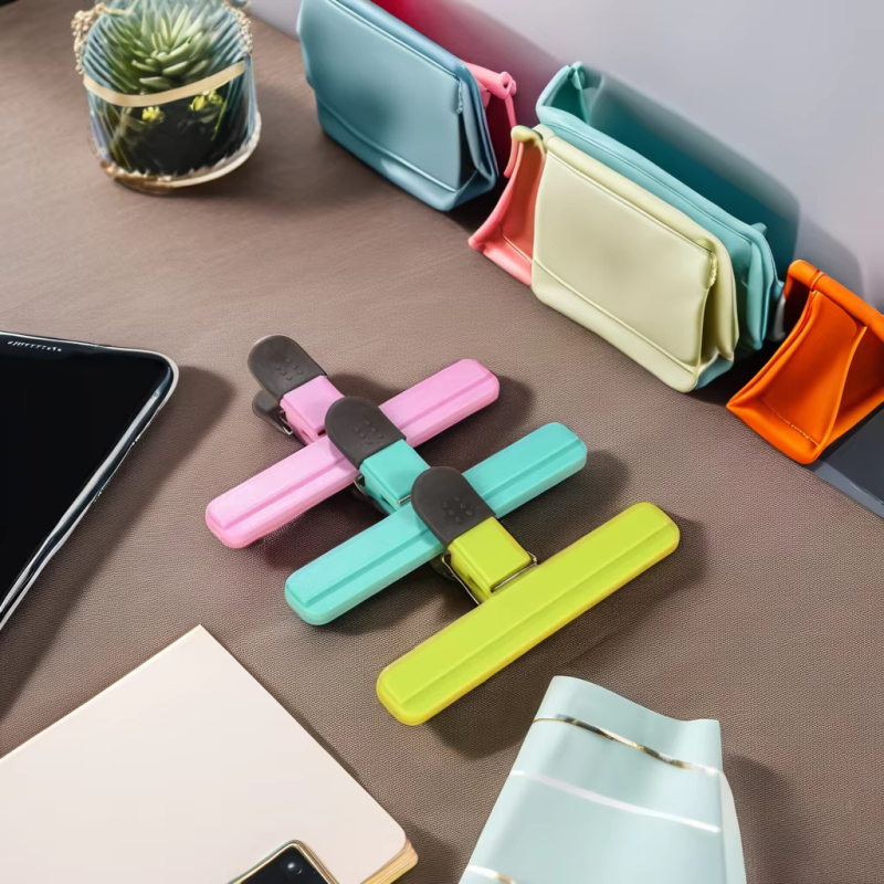 Colorful Plastic Food Bag Clip Cute Office Snack Folder Sealing Clip for Convenient Storage Packaged in Bag