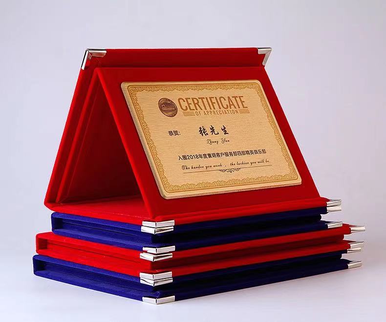 Высокое качество, прямые продажи, сертификат honor от YIWU, может быть изготовлен на заказ, большой складной закрытый сертификат таблички