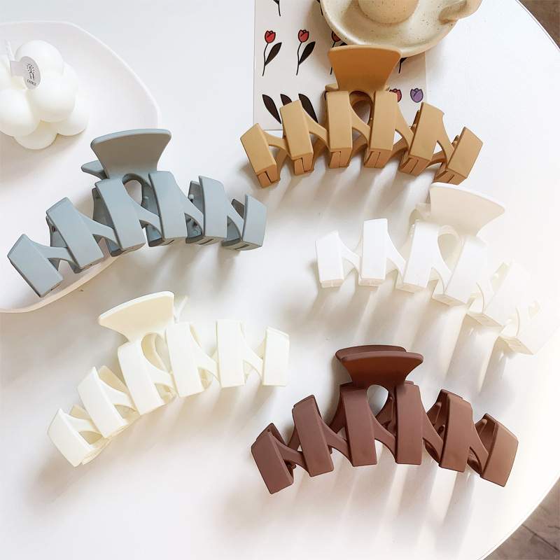 white color clip sweet and versatile hairpin girl large hair claw clip