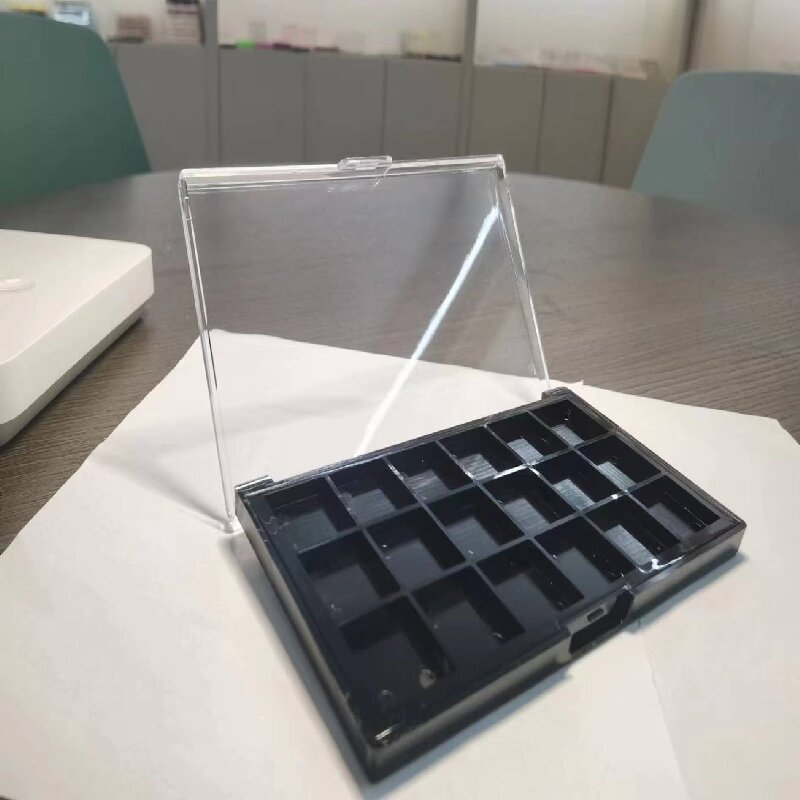 Wholesale Private Label Empty Multi Color Makeup Eyeshadow Palette Case