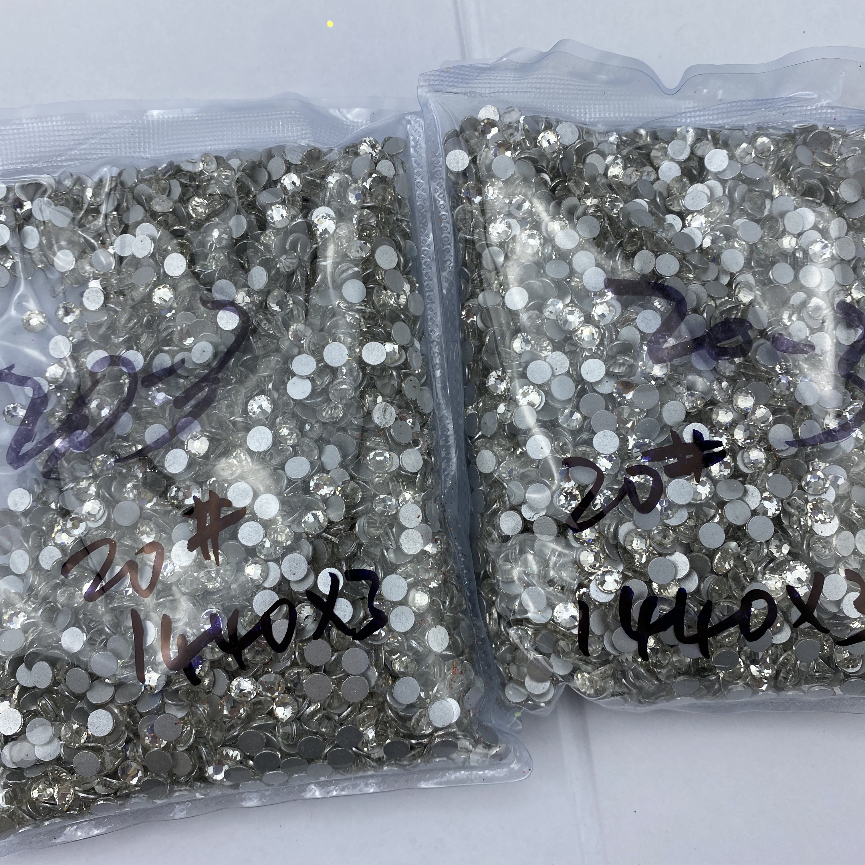 AGG Wholesale 1440pcs Nail Crystals Non Hotfix Ab Crystal Rhinstones For Nails