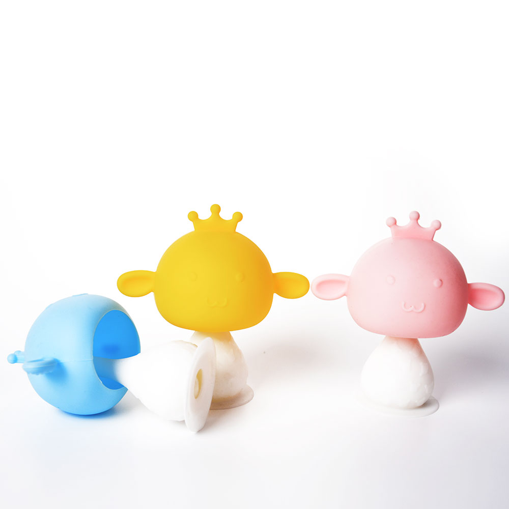 Wholesale Amazon 100% Food Grade BPA Free Soft Silicone Baby Teether Rattle Shaking Rattle Baby Teething Toy