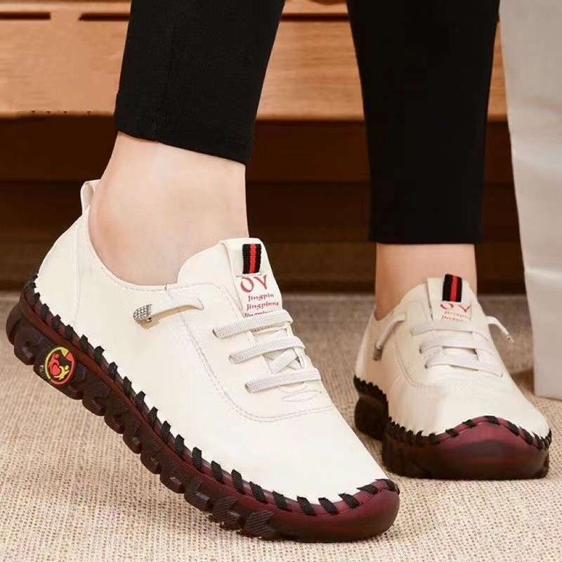 Hot Selling plus size women's casual shoes leather Soft Sole lady's sneakers light-weight flat shoes
