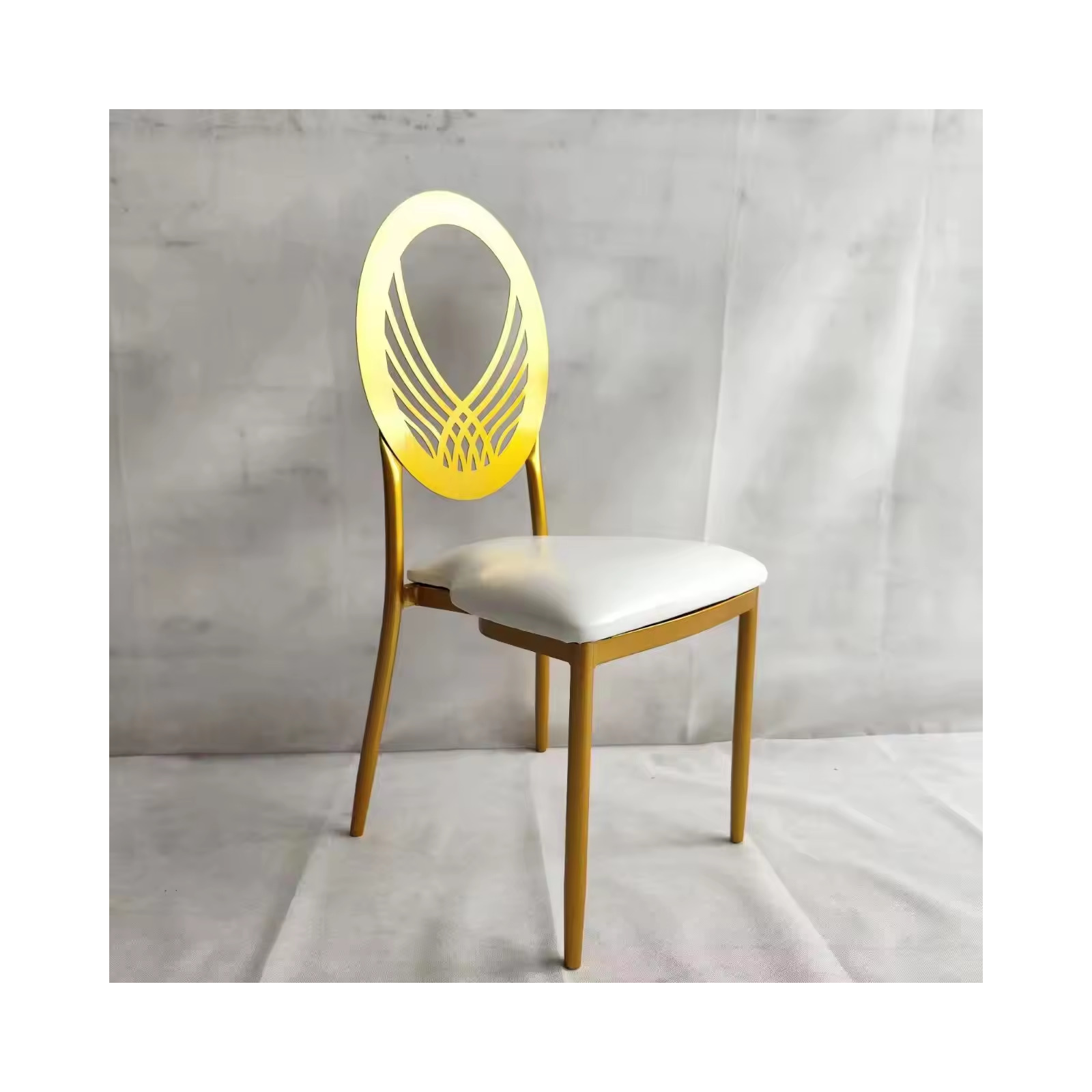 Gold metal chiavari chair with white leather cushion outdoor wedding banquet chair white bamboo tiffany hotel garden chair