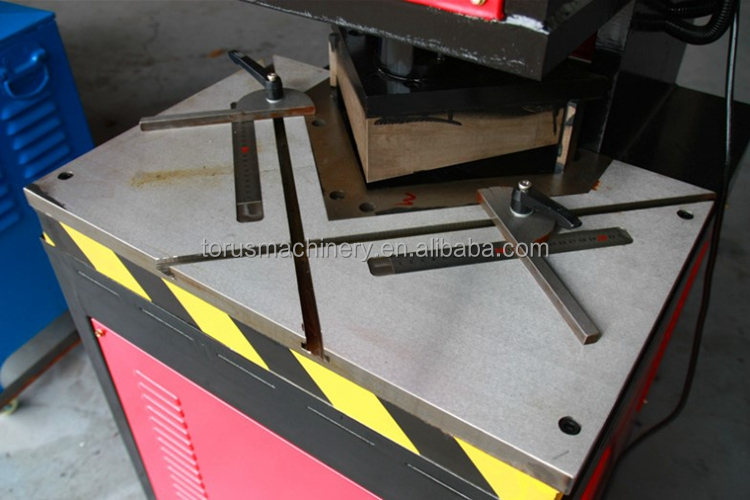 Hydraulic fixed shear angle notcher/foot pedal notching machine