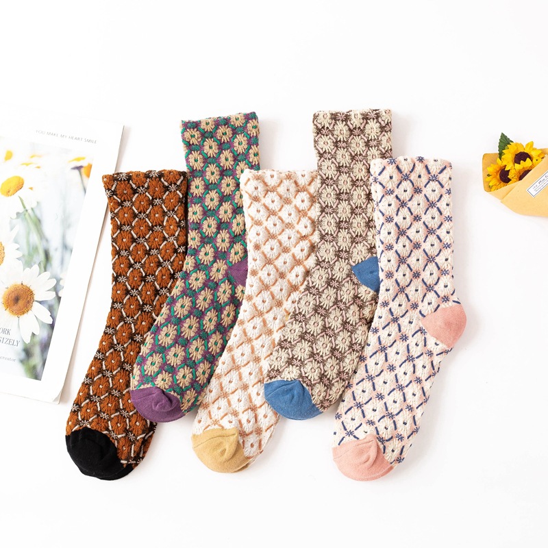 Wholesale Korean Fashion Flower Daisy Ladies Socks Soft Cotton Fancy Harajuku Women Socks
